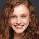 Ahsen Eroğlu als Şermin İkinci