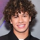 Nathaniel Buescher als Max
