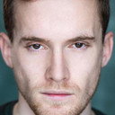 Dan Blacka als Thomas Burton