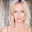 Melanie Lewis-Yribar als Barb