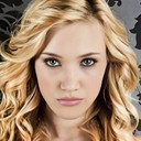 Gordana Vukres als Girl at Awards Ceremony