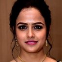 Vaishnavi Chaitanya als A girl at a bus stop
