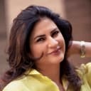 Kunickaa Sadanand als Lily