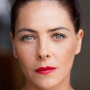 Julie Seebacher als La banquière