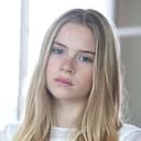 Joséphine Hélin als Suze Adolescente