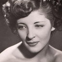 Patricia McCarron als Sally Foster, maid
