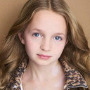 Island Austin als Maya Hall