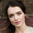 Philippa Northeast als Kay Walters