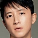 Han Geng als Convertible Passenger