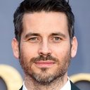 Robert James-Collier als Pat McKerrod