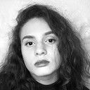 Julia Kahane als Karoline