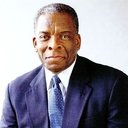 Robert W. Hill als Lieutenant Lamport
