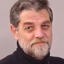 Çelik Bilge als Yaşlı Yönetmen