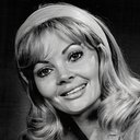 Jeannine Riley als Landlady