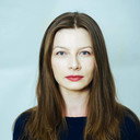 Ana Covalciuc als Head Pharmacist