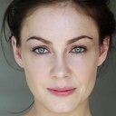 Anna Skellern als Claudia