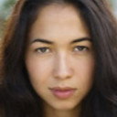 Kyla Hee als Bookstore Cashier