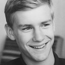 Tomas Bolme als Intervjuaren