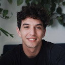 Andrés Tirado als Andrés Tirado