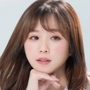 鄭茵聲 als Shen Chia-Yi