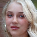 Sarah Goebel als 
