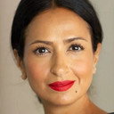Farnaz Elbæk als Sig selv