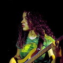 Tal Wilkenfeld als Bass