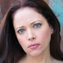 Mary Cross als Sarah Magnus