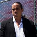 Hiram Caraballo als Detective Morales