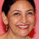 Deepti Naval als Rahila Qureshi