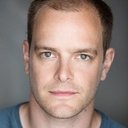 Matthew Barker als Mr Thompson/Policeman/Voice Three/Ensemble