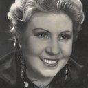 Julia Lajos als Doña Francisca