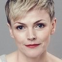 Maxine Peake als Ticket Attendant