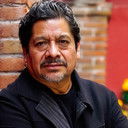 Fermín Martínez als Painter on Bus