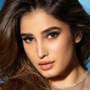 Rasha Thadani als Janaki