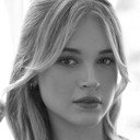 Taryn Marie Butler als Apartment Girl