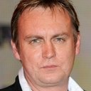 Philip Glenister als Hobbs