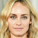 Amber Valletta als Ms. Dingman
