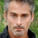 Peter Bonilla als Police Officer (uncredited)