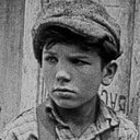 Joe Butterworth als Office Boy