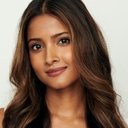 Shoba Narayan als Hallway Girl