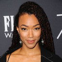 Sonequa Martin-Green als Private Lang