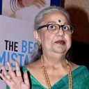 Honey Irani als Sheila