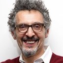 John Turturro als Dr. Bill Perlman