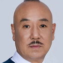 Li Daqiang als Mr. Jia