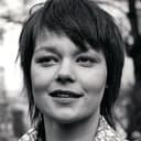 Carolyn Seymour als Carolyn Johnns-Gaines