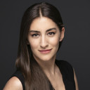 Naz Göktan als Emine