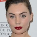 Poppy Corby-Tuech als Vinda Rosier