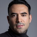 Antonio Alcantara als Office Clerk