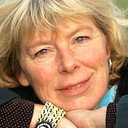 Eva Madsen als Singer